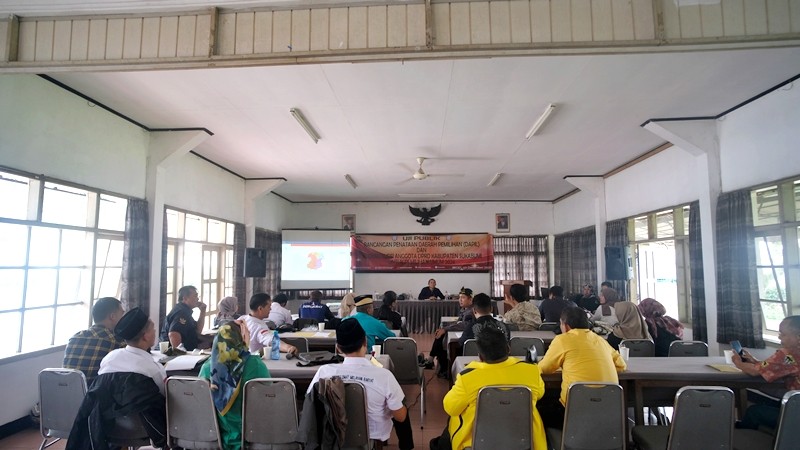 UJI PUBLIK : KPU Kabupaten Sukabumi menggelar uji publik rancangan penataan daerah pemilihan (dapil) pada pemilu 2024, Rabu (7/12/2022) diruang pertemuan BK3D Cibadak.(Foto : Dok KPU Kabupaten Sukabumi)
