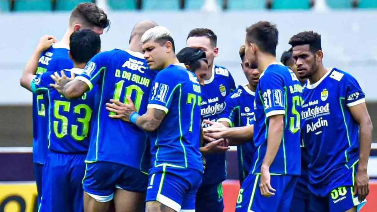 Persib Bandung masih bisa untuk menjuarai Liga 1 musim 2022/23 meski peluangnya sangat kecil | Foto: Instagram/@persib