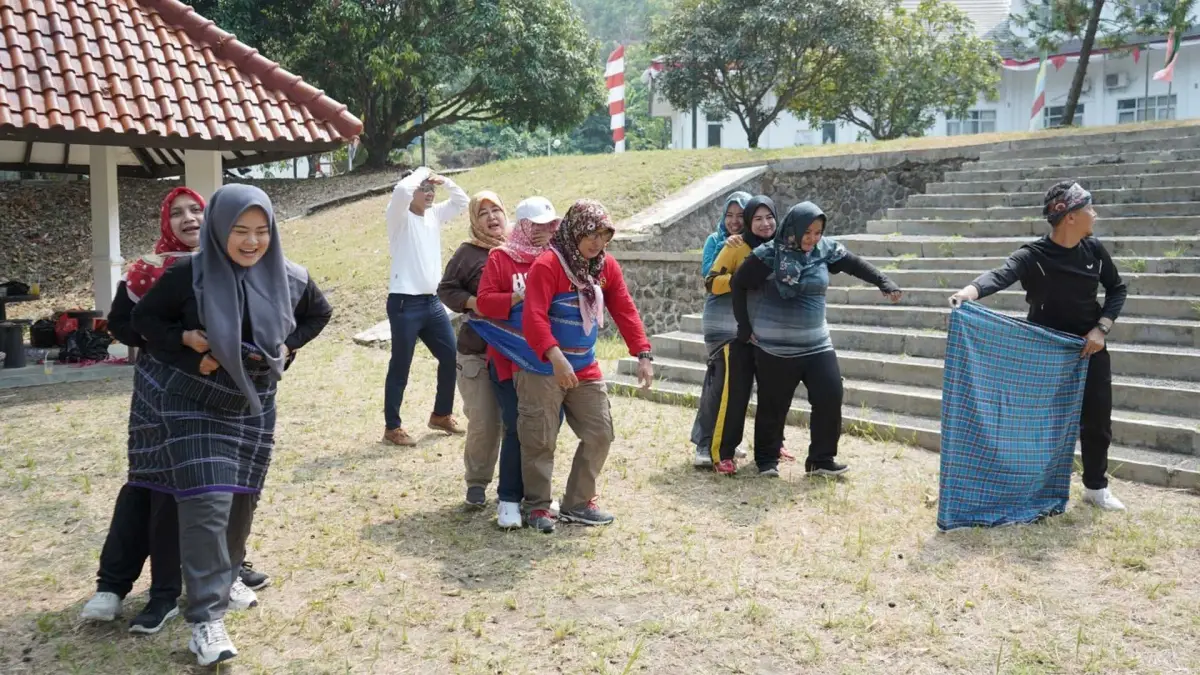 Kemeriahan lomba agustusan yang digelar Setwan DPRD Kabupaten Sukabumi. (Sumber : Istimewa)