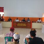 Anggota Komisi I DPRD Kabupaten Sukabumi Muslihin menerima keluhan penambang rakyat. | Foto: Istimewa